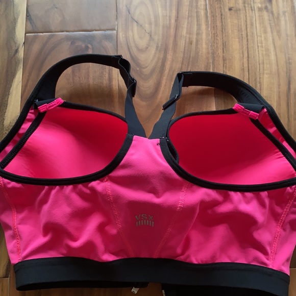 Victoria Secret Sport Bra - Picture 3 of 3